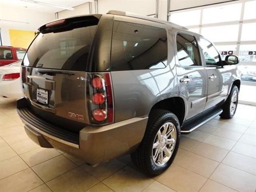 GMC Yukon 2012 photo 2