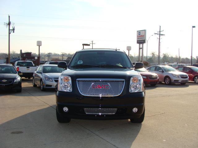 GMC Yukon 2012 photo 1