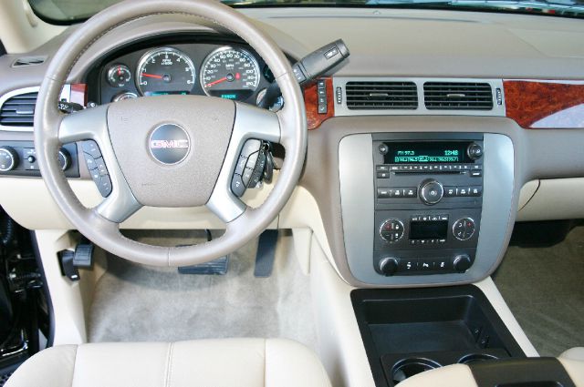 GMC Yukon 2012 photo 11