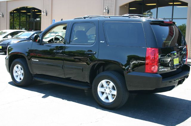 GMC Yukon 2012 photo 12