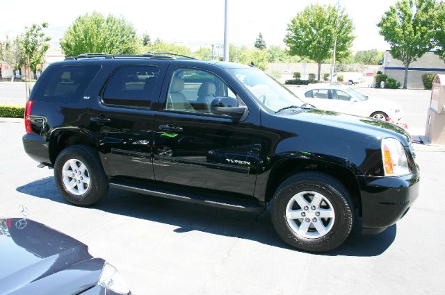 GMC Yukon 2012 photo 21