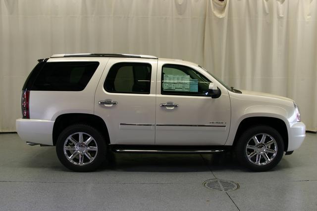 GMC Yukon 2012 photo 1