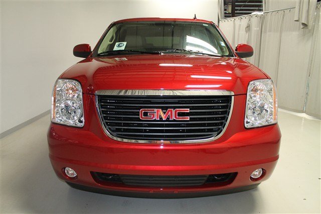 GMC Yukon 2012 photo 1