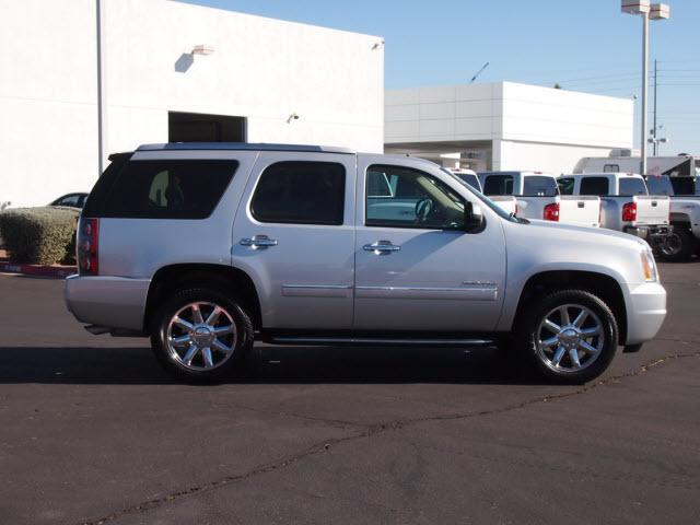 GMC Yukon 2012 photo 18