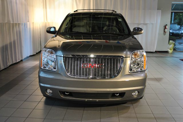 GMC Yukon 2012 photo 3