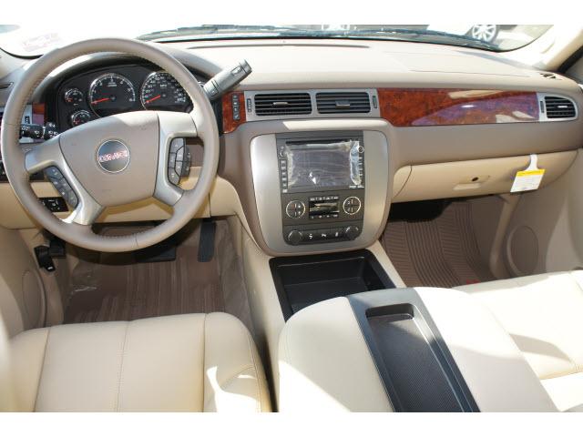 GMC Yukon 2012 photo 3