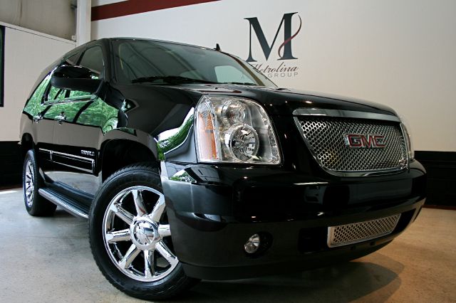 GMC Yukon 2012 photo 3