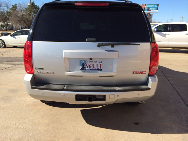GMC Yukon 2012 photo 3