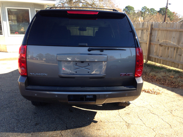 GMC Yukon 2013 photo 1