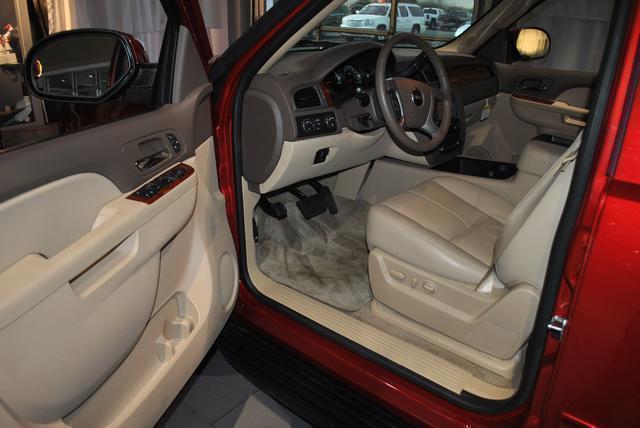 GMC Yukon 2013 photo 3