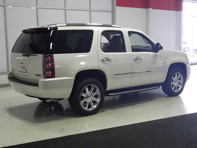 GMC Yukon 2013 photo 4