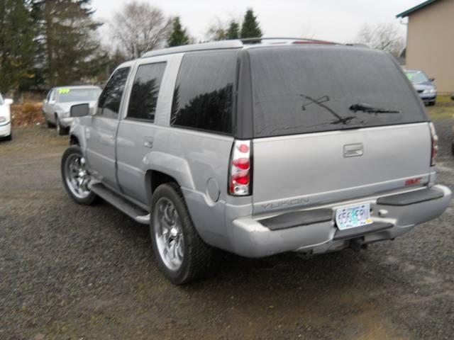GMC Yukon Denali 1999 photo 2