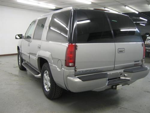 GMC Yukon Denali 1999 photo 1