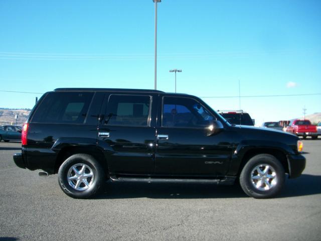 GMC Yukon Denali 1999 photo 3