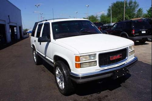 GMC Yukon Denali 1999 photo 1