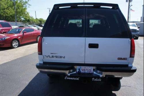 GMC Yukon Denali 1999 photo 2