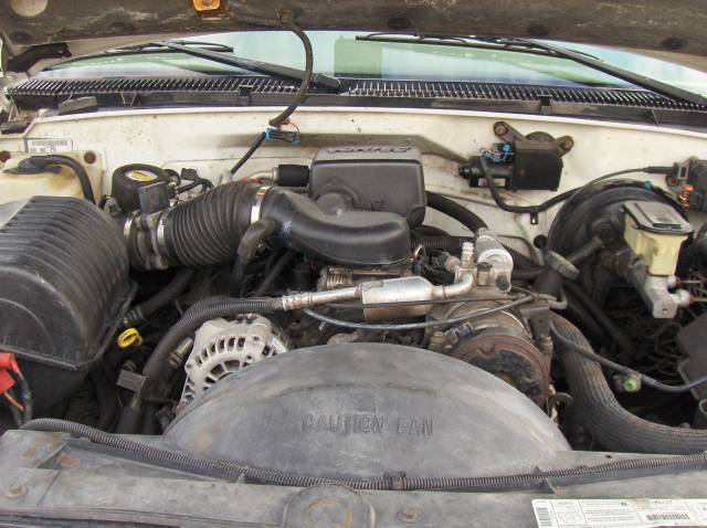 GMC Yukon Denali 1999 photo 3