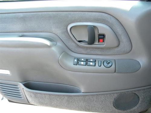 GMC Yukon Denali 1999 photo 3