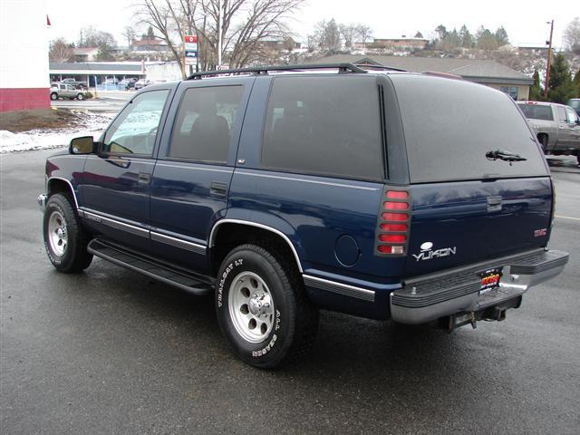 GMC Yukon Denali 1999 photo 3