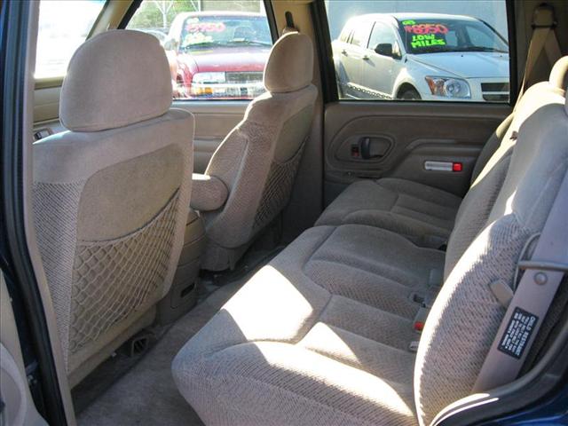 GMC Yukon Denali 1999 photo 4