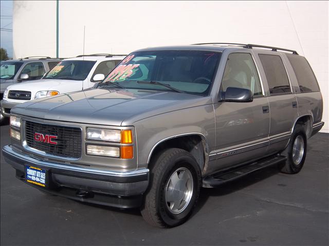 GMC Yukon Denali 1999 photo 1