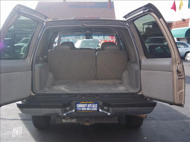 GMC Yukon Denali 1999 photo 3