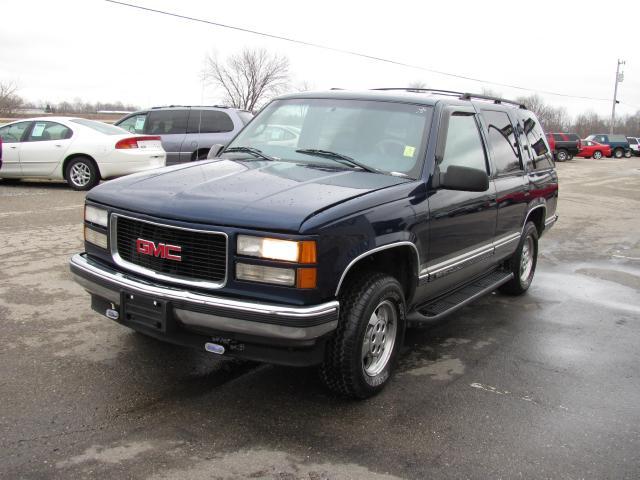 GMC Yukon Denali 1999 photo 3
