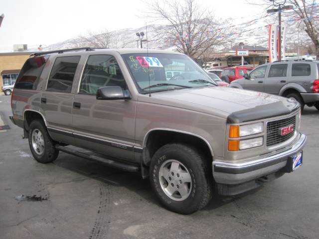 GMC Yukon Denali 1999 photo 2