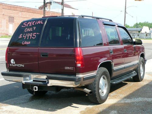 GMC Yukon Denali 1999 photo 3