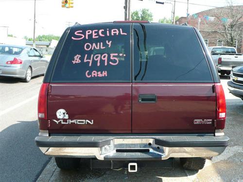 GMC Yukon Denali 1999 photo 1