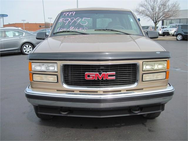 GMC Yukon Denali 1999 photo 2
