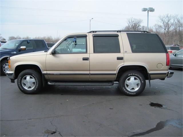 GMC Yukon Denali 1999 photo 3