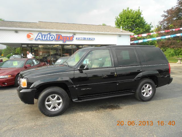 GMC Yukon Denali 1999 photo 4