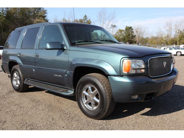 GMC Yukon Denali EX Sedan 4D Sport Utility