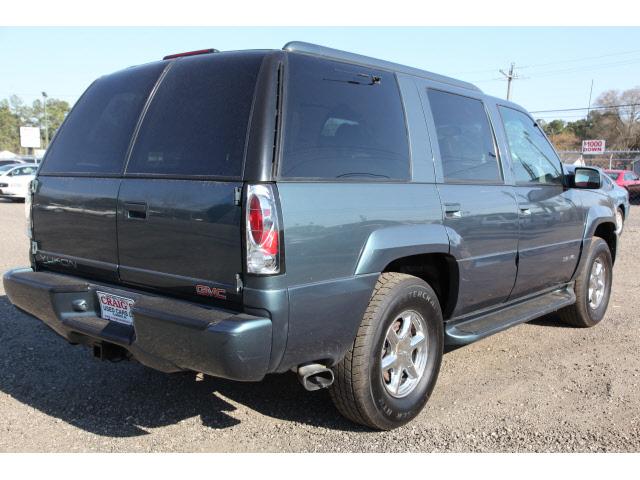 GMC Yukon Denali 2000 photo 1
