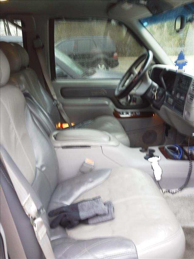 GMC Yukon Denali 2000 photo 4