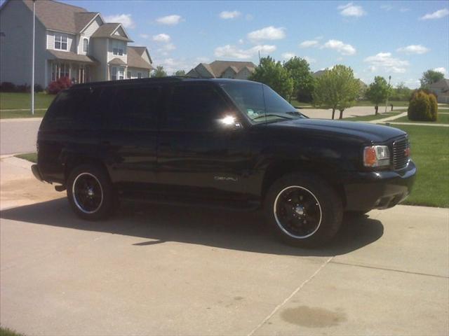 GMC Yukon Denali Prerunner SR5 Sport Utility