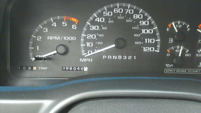 GMC Yukon Denali 2000 photo 13