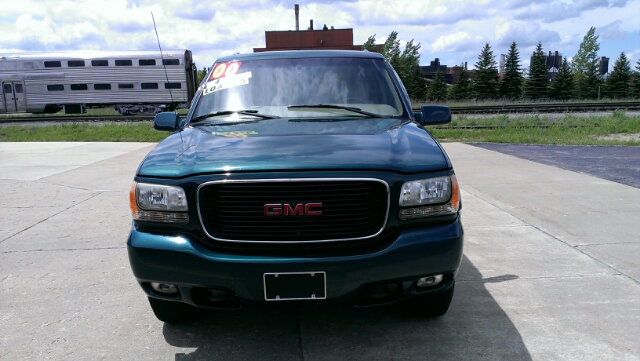 GMC Yukon Denali 2000 photo 15