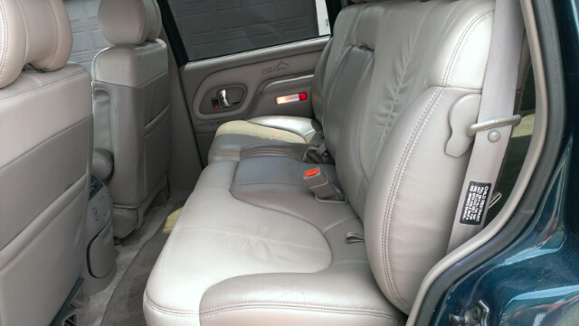 GMC Yukon Denali 2000 photo 19