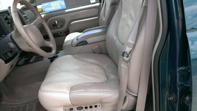 GMC Yukon Denali 2000 photo 4