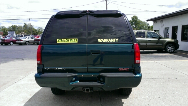 GMC Yukon Denali 2000 photo 7