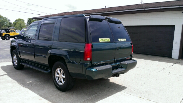 GMC Yukon Denali 2000 photo 8