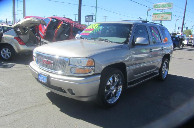 GMC Yukon Denali 2001 photo 4