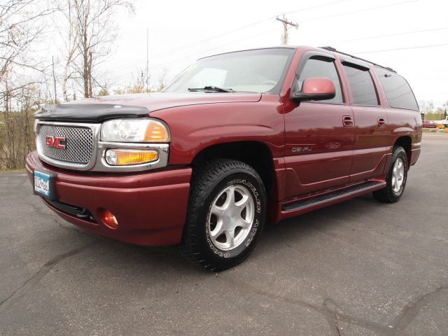 GMC Yukon Denali 2001 photo 10