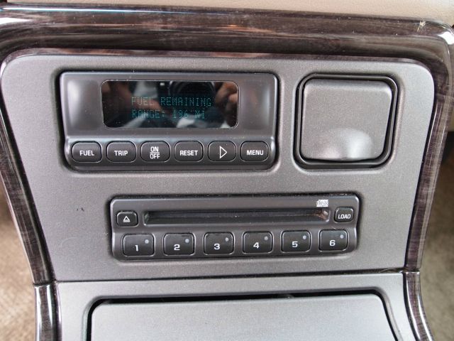 GMC Yukon Denali 2001 photo 11