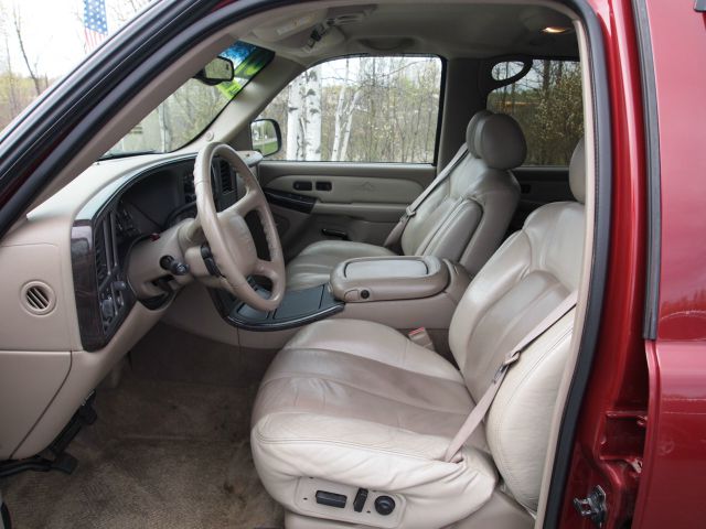 GMC Yukon Denali 2001 photo 16