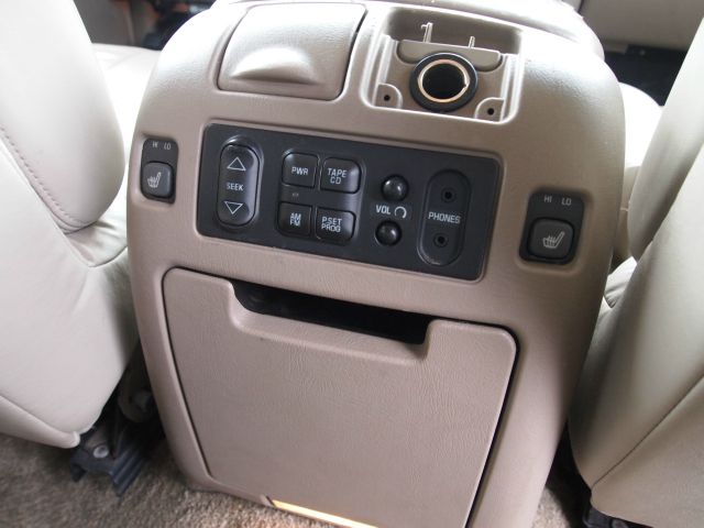 GMC Yukon Denali 2001 photo 20