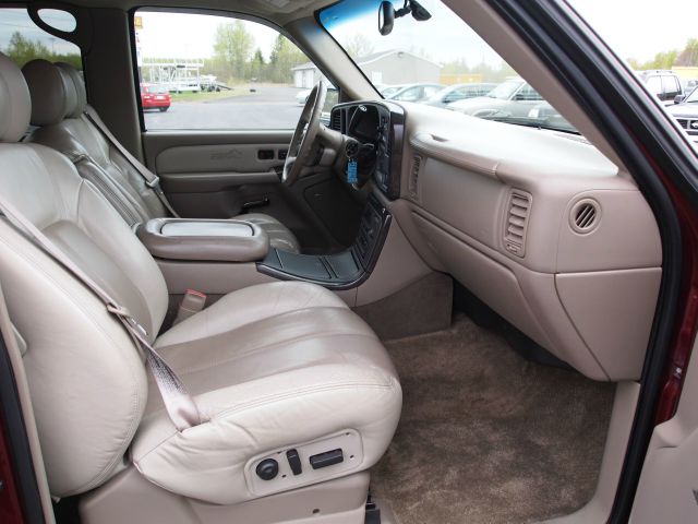 GMC Yukon Denali 2001 photo 22
