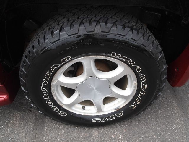 GMC Yukon Denali 2001 photo 25